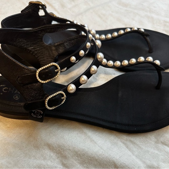 CHANEL Interlocking CC Logo TStrap Sandals - Picture 2 of 12